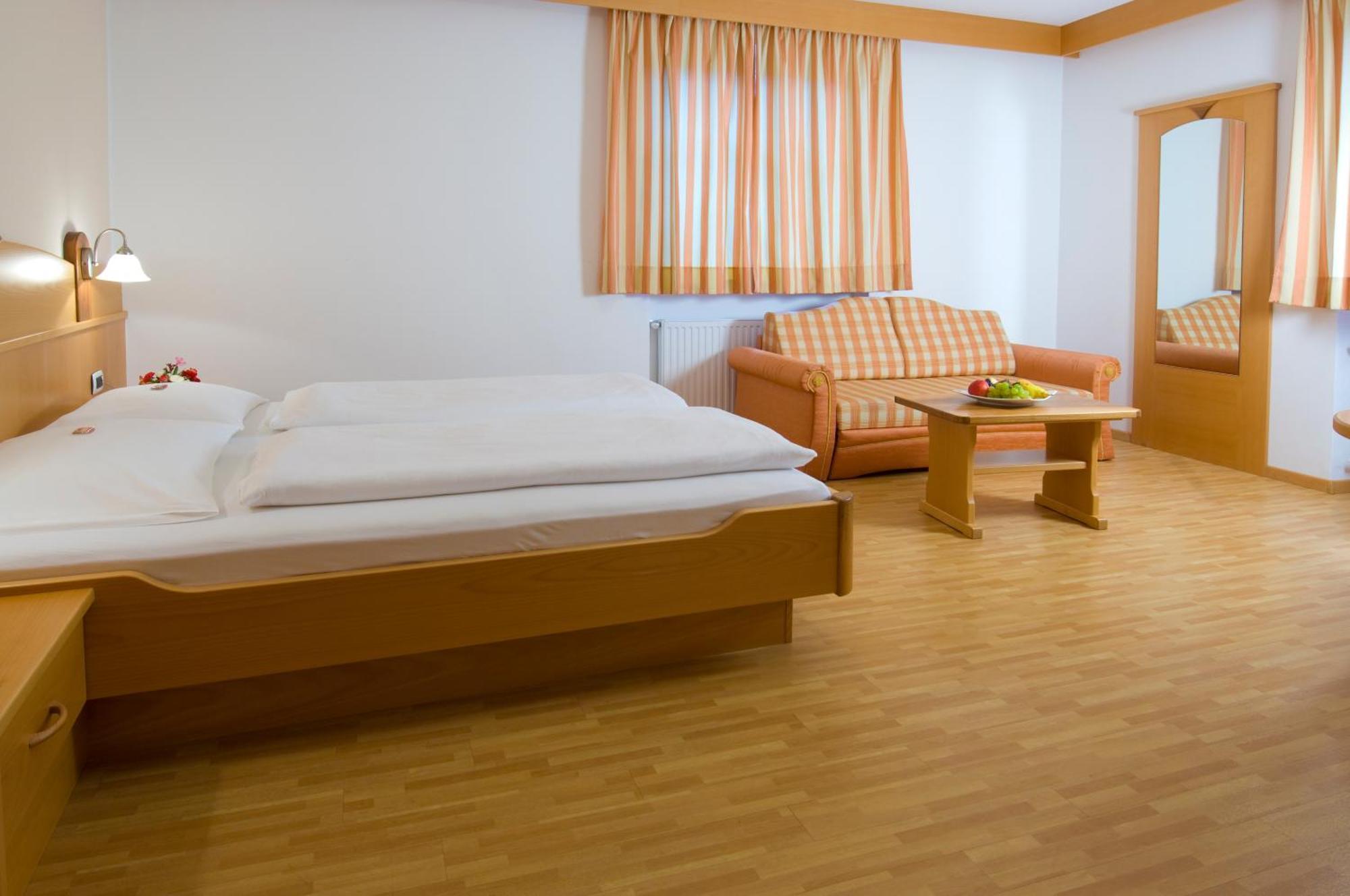 Hotel Loewenwirt Cermes Esterno foto